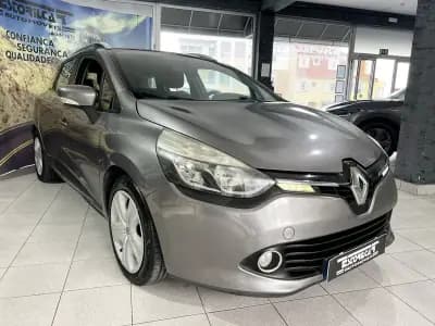 Vendo Renault Clio Sport Tourer 2015 - 8600 EUR, 248781 km - AUTO.MOTO.pt