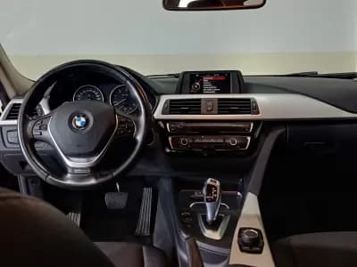 Sell BMW 318 2017 - 21490 EUR, 121861 km - AUTO.MOTO.pt