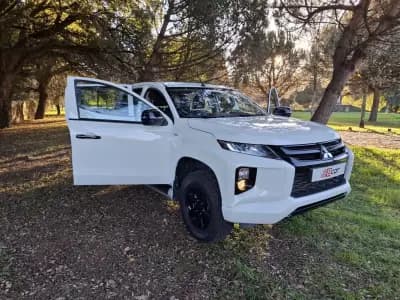 Vendo Mitsubishi L200 2022 - 32900 EUR, 56900 km - AUTO.MOTO.pt