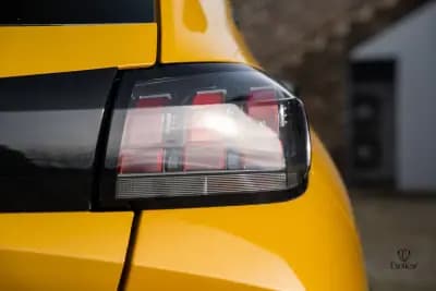 Vendo Peugeot e-208 2023 - 17900 EUR, 25000 km - AUTO.MOTO.pt