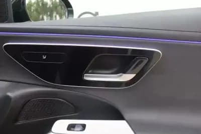 Vendo Mercedes-Benz E 220 2024 - 55980 EUR, 29555 km - AUTO.MOTO.pt