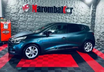 Vendo Renault Clio 2017 - 13990 EUR, 104061 km - AUTO.MOTO.pt
