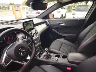 Vendo Mercedes-Benz GLA 180 2019 - 23500 EUR, 109731 km - AUTO.MOTO.pt
