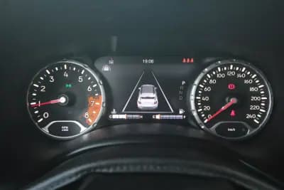 Vendo Jeep Renegade 2018 - 15990 EUR, 115600 km - AUTO.MOTO.pt