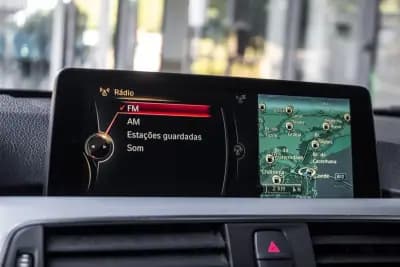 Vendo BMW 318 2015 - 16900 EUR, 246569 km - AUTO.MOTO.pt