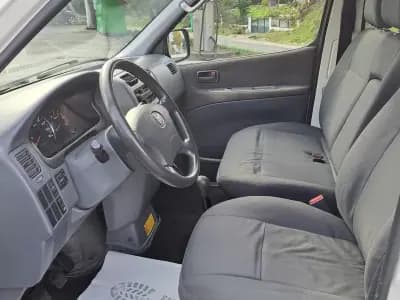 Sell Toyota HiAce 2010 - 12500 EUR, 331380 km - AUTO.MOTO.pt