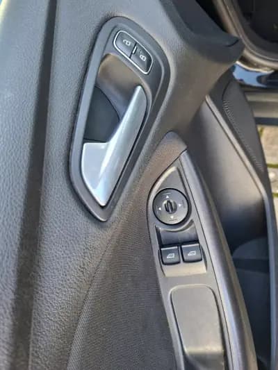 Sell Ford Focus 2018 - 9850 EUR, 109500 km - AUTO.MOTO.pt