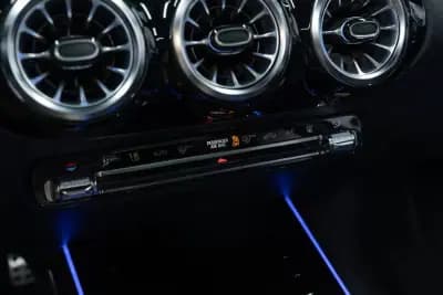 Vendo Mercedes-Benz EQA 2022 - 38950 EUR, 48000 km - AUTO.MOTO.pt