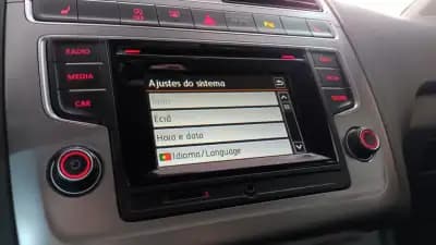 Vendo Volkswagen Polo 2015 - 10500 EUR, 125941 km - AUTO.MOTO.pt