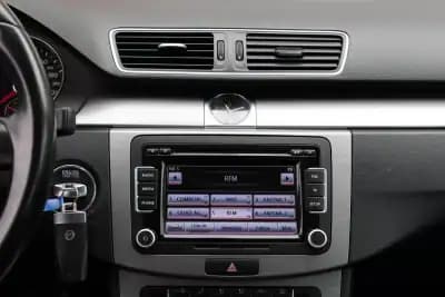 Vendo Volkswagen Passat 2011 - 10990 EUR, 174000 km - AUTO.MOTO.pt