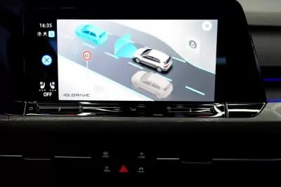 Vendo Volkswagen Golf 2021 - 34970 EUR, 88000 km - AUTO.MOTO.pt