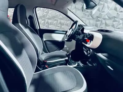 Sell Renault Twingo 2020 - 11990 EUR, 60657 km - AUTO.MOTO.pt