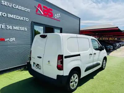 Vendo Peugeot 2021 - 16000 EUR, 140000 km - AUTO.MOTO.pt