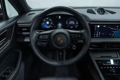 Sell Porsche Macan 2024 - 87950 EUR, 16000 km - AUTO.MOTO.pt