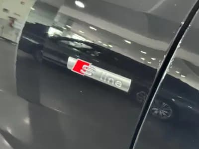 Vendo Audi Q8 2019 - 60000 EUR, 180000 km - AUTO.MOTO.pt