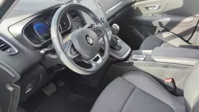 Vendo Renault Scénic 2017 - 12990 EUR, 172302 km - AUTO.MOTO.pt