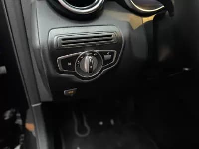 Vendo Mercedes-Benz GLC 300 2021 - 46900 EUR, 129900 km - AUTO.MOTO.pt