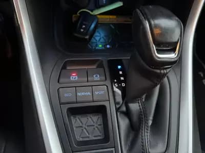 Vendo Toyota RAV4 2021 - 33900 EUR, 135147 km - AUTO.MOTO.pt