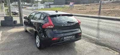 Vendo Volvo V40 2015 - 12400 EUR, 216200 km - AUTO.MOTO.pt