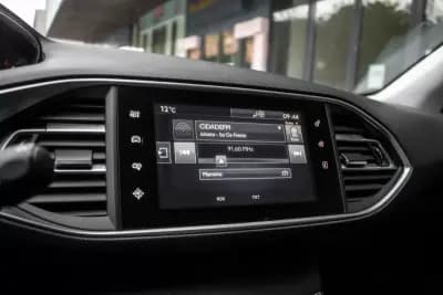 Vendo Peugeot 308 SW 2016 - 7990 EUR, 223142 km - AUTO.MOTO.pt