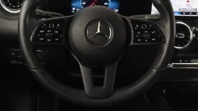 Vendo Mercedes-Benz GLB 180 2022 - 29900 EUR, 172000 km - AUTO.MOTO.pt