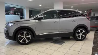 Vendo Peugeot 3008 2019 - 18990 EUR, 94948 km - AUTO.MOTO.pt