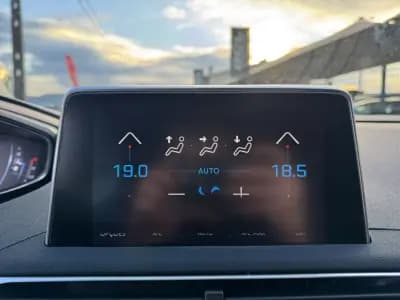 Vendo Peugeot 3008 2016 - 18990 EUR, 149800 km - AUTO.MOTO.pt