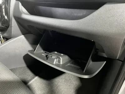 Vendo Renault Clio Sport Tourer 2015 - 8600 EUR, 248781 km - AUTO.MOTO.pt