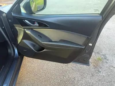 Vendo Mazda 3 2016 - 9800 EUR, 223000 km - AUTO.MOTO.pt