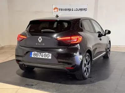 Vendo Renault Clio 2023 - 16250 EUR, 68855 km - AUTO.MOTO.pt