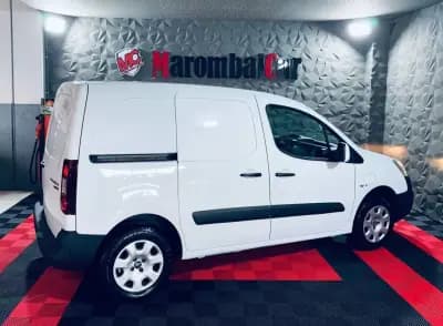 Sell Peugeot e-Partner 2017 - 10990 EUR, 23174 km - AUTO.MOTO.pt