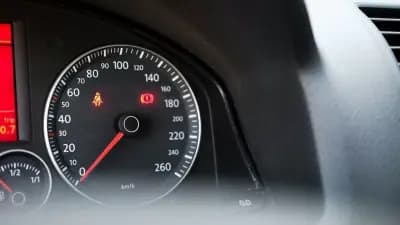 Vendo Volkswagen Golf 2008 - 8650 EUR, 199000 km - AUTO.MOTO.pt