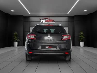 Vendo Renault Mégane Sport Tourer 2009 - 10450 EUR, 160000 km - AUTO.MOTO.pt