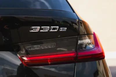 Sell BMW 330 2022 - 32000 EUR, 154900 km - AUTO.MOTO.pt