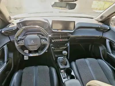 Sell Peugeot 2008 2021 - 18000 EUR, 57400 km - AUTO.MOTO.pt