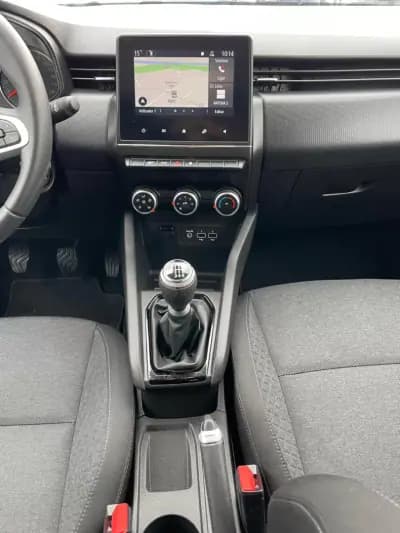 Vendo Renault Clio 2022 - 15900 EUR, 21000 km - AUTO.MOTO.pt