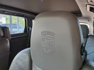 Sell Porsche Cayenne 2012 - 24990 EUR, 267800 km - AUTO.MOTO.pt