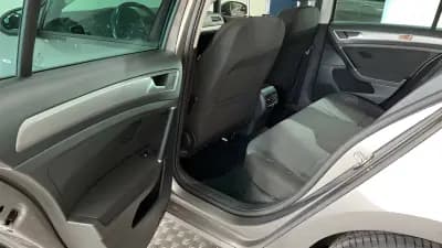 Vendo Volkswagen e-Golf 2016 - 9990 EUR, 130000 km - AUTO.MOTO.pt