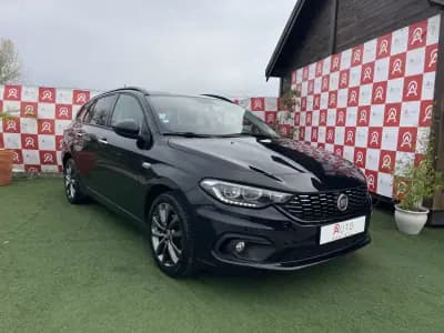 Vendo Fiat Tipo Station Wagon 2017 - 10990 EUR, 176247 km - AUTO.MOTO.pt