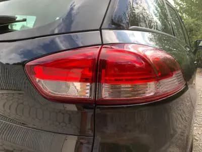 Vendo Renault Clio Sport Tourer 2019 - 13999 EUR, 127245 km - AUTO.MOTO.pt