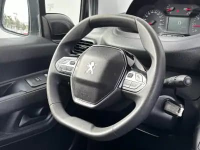 Vendo Peugeot Partner 2020 - 13990 EUR, 135000 km - AUTO.MOTO.pt