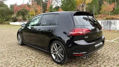 Vendo Volkswagen Golf 2015 - 21500 EUR, 176000 km - AUTO.MOTO.pt