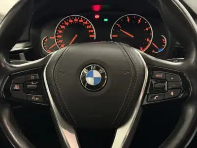 Vendo BMW 520 2018 - 24990 EUR, 153000 km - AUTO.MOTO.pt