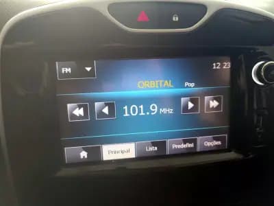 Sell Renault Clio Sport Tourer 2015 - 9980 EUR, 64000 km - AUTO.MOTO.pt