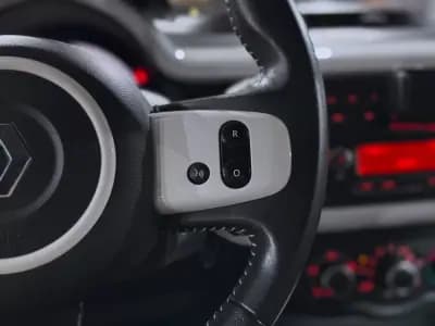 Vendo Renault Twingo 2019 - 12490 EUR, 58595 km - AUTO.MOTO.pt