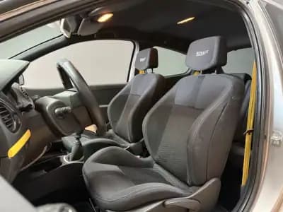 Vendo Renault Clio 2006 - 17500 EUR, 148741 km - AUTO.MOTO.pt