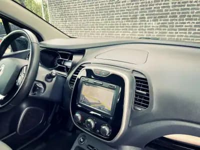 Vendo Renault Captur 2017 - 12990 EUR, 84000 km - AUTO.MOTO.pt