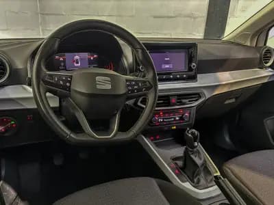 Sell SEAT Arona 2023 - 15800 EUR, 28461 km - AUTO.MOTO.pt