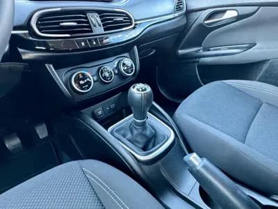 Vendo Fiat Tipo 2021 - 16480 EUR, 83000 km - AUTO.MOTO.pt