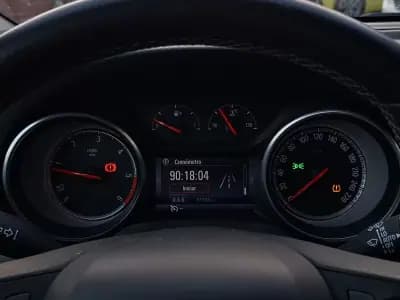 Vendo Opel Astra 2016 - 11000 EUR, 81600 km - AUTO.MOTO.pt